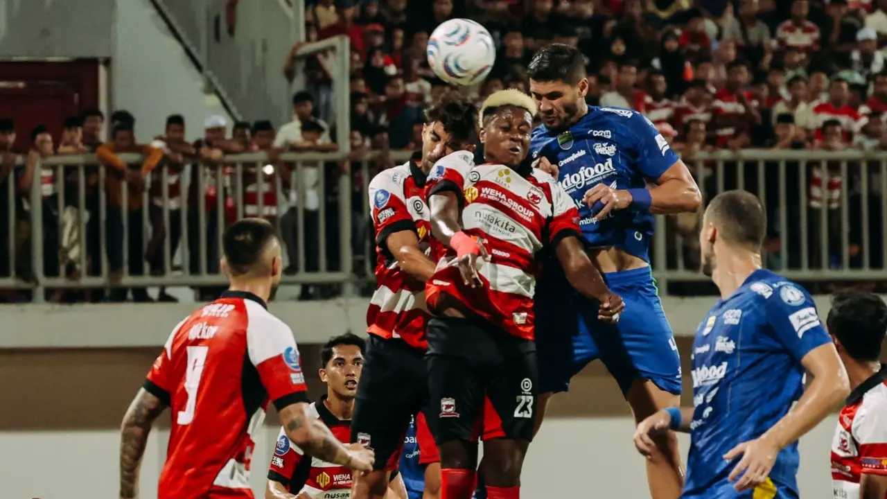 Hasil Babak Pertama Madura United vs Persib Bandung di BRI Super League