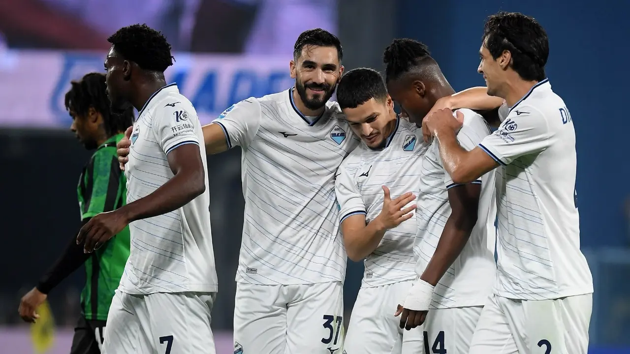 Hasil dan Klasemen Serie A: Hancurkan Sassuolo 6-2, Lazio Geser Inter Milan dari Puncak Klasemen Hasil dan Klasemen Serie A: Hancurkan Sassuolo 6-2, Lazio Geser Inter Milan dari Puncak Klasemen