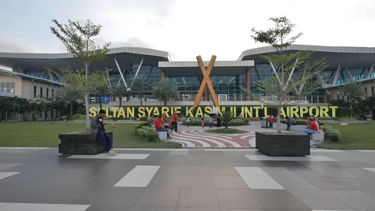 Jarak Pandang Rendah Ganggu Penerbangan Di Bandara Ssk Ii Pekanbaru Sejumlah Pesawat Dialihkan