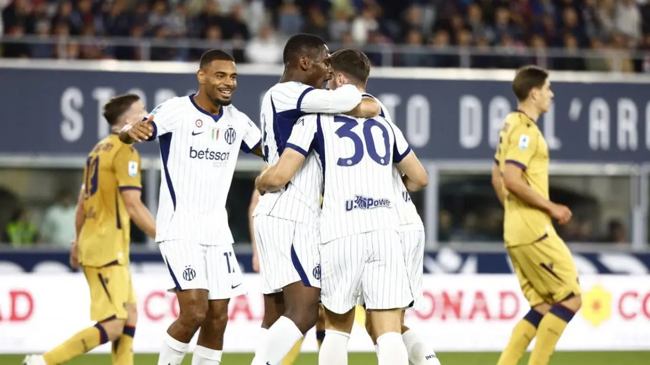 Klasemen Serie A: Inter Milan Kokoh di Puncak, AS Roma Geser Lazio Usai Kalahkan Genoa Klasemen Serie A: Inter Milan Kokoh di Puncak, AS Roma Geser Lazio Usai Kalahkan Genoa