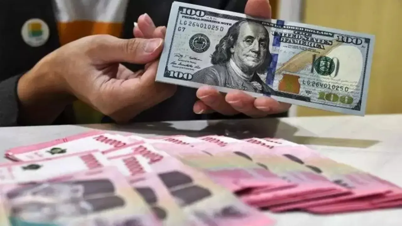 Kurs Dolar AS di BCA, Bank Mandiri, BRI dan BNI Jumat 16 Oktober, Rupiah Tembus Rp18.038