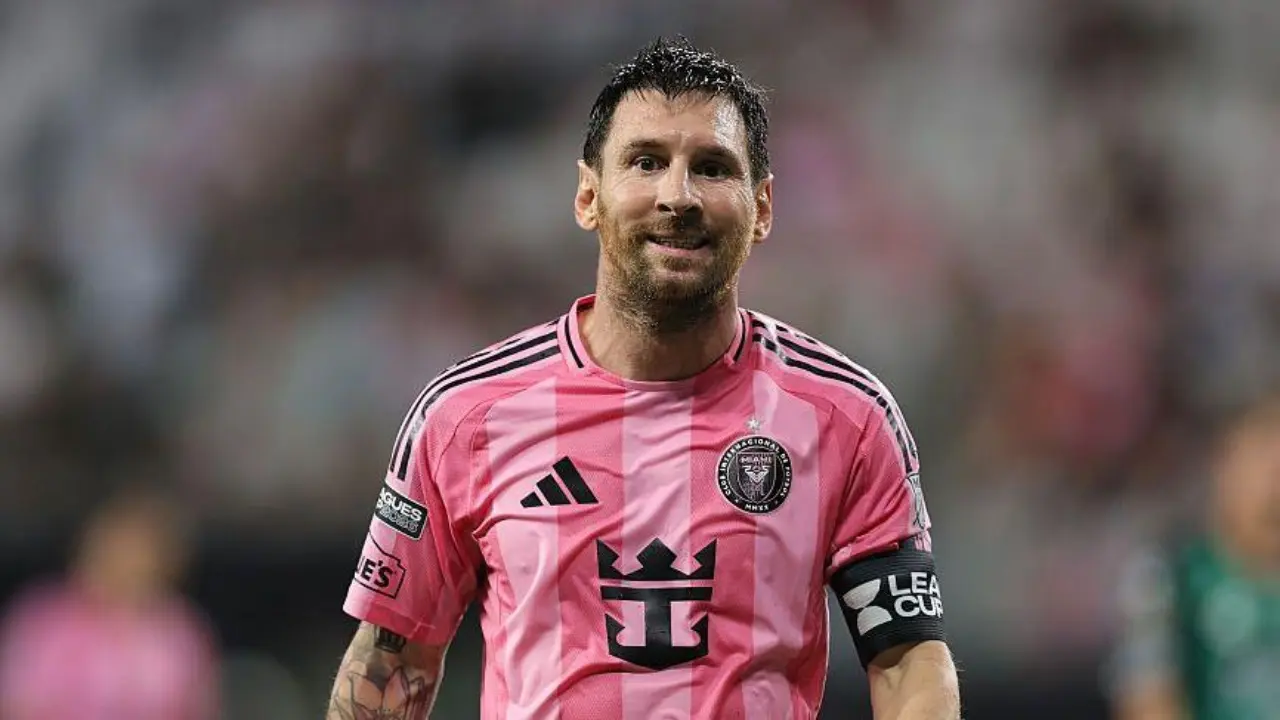 Lionel Messi Tembus Lima Besar Ballon d’Or 2026, Usia Tak Halangi Bintang Inter Miami di Elite Dunia Lionel Messi Tembus Lima Besar Ballon d’Or 2026, Usia Tak Halangi Bintang Inter Miami di Elite Dunia