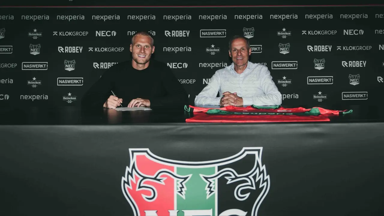 Mitchel Bakker Resmi Gabung Nec Nijmegen Eks Pemain Ajax Berpeluang Hadapi Mantan Klub Di Eredivisie