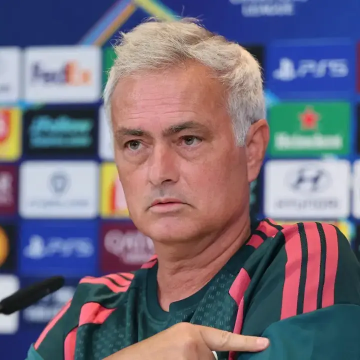 AS Roma vs Real Madrid, Mourinho Soroti Tekanan Suporter dan Atmosfer Panas di Stadion Olimpico