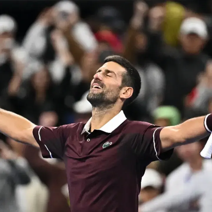 Novak Djokovic Raih Gelar ke-102 di China Open 2026 Setelah Alex de Minaur Mundur Akibat Cedera