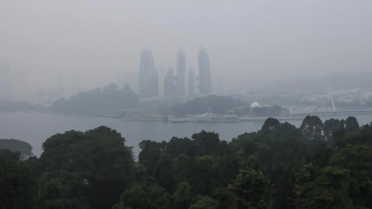 Singapura Terbitkan Surat Peringatan kepada 7 Perusahaan Indonesia Terkait Kabut Asap Singapura Terbitkan Surat Peringatan kepada 7 Perusahaan Indonesia Terkait Kabut Asap