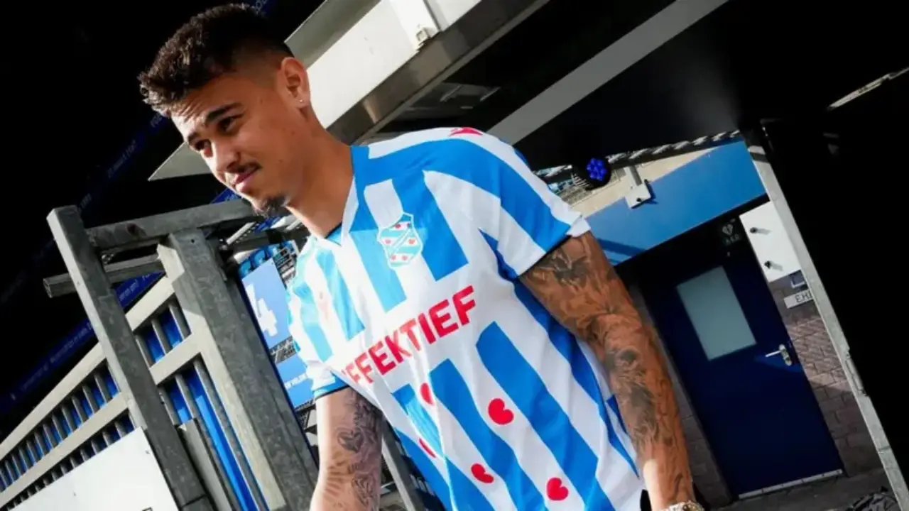Usai Absen Panjang, Mees Hilgers Masuk Starting XI SC Heerenveen untuk Hadapi PSV Eindhoven