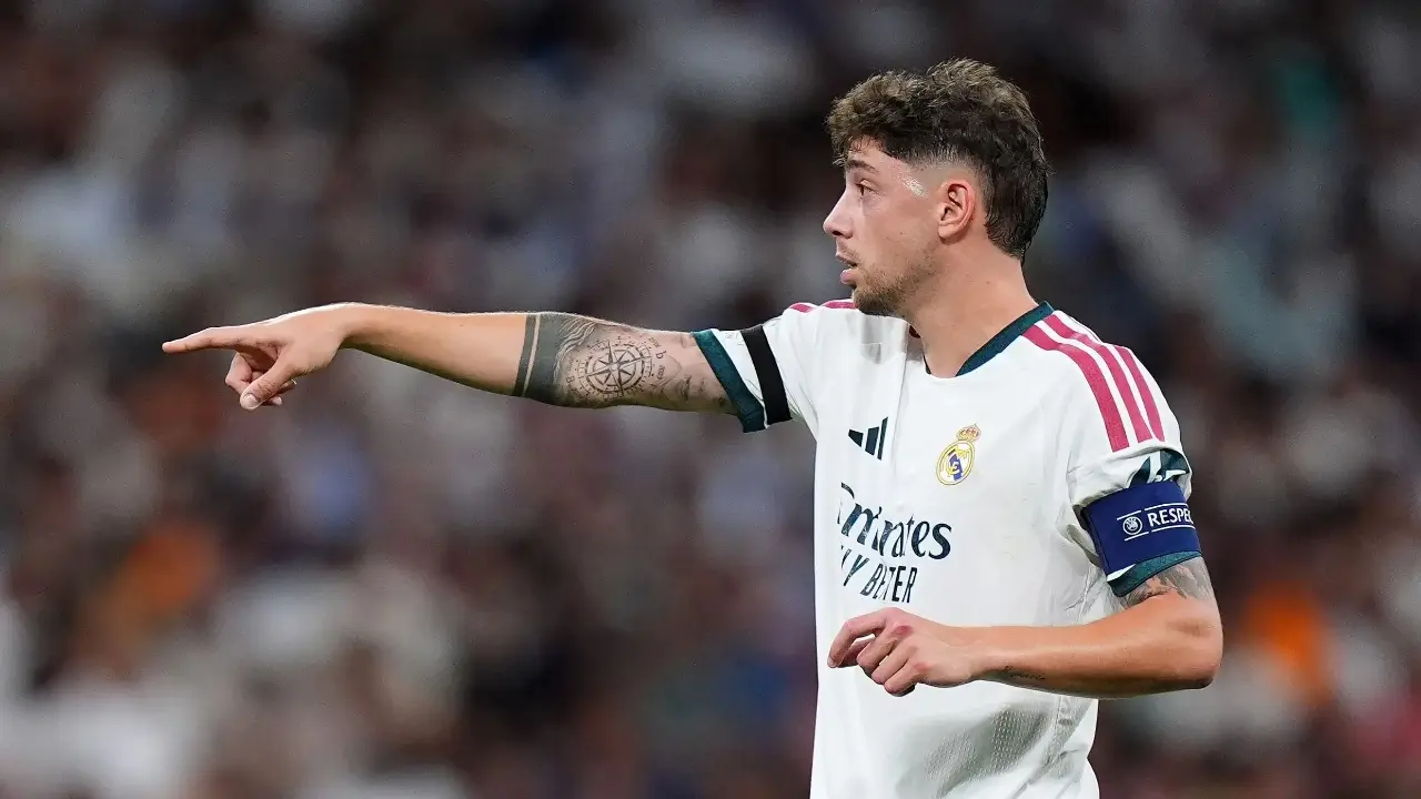 Valverde Tampil Apik Sebagai Bek Kanan Real Madrid, Mijatovic Ingatkan Mourinho Soal Posisi Aslinya