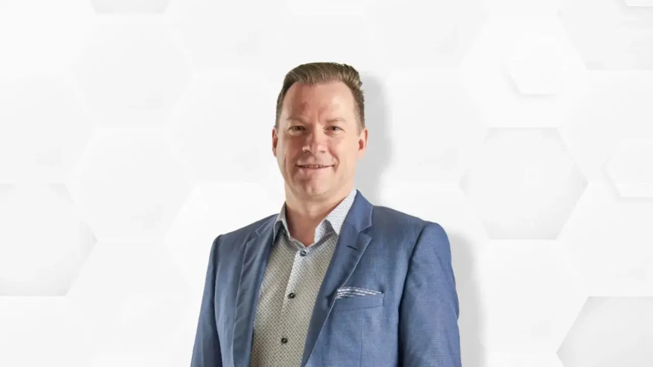 XLSMART Rombak Dewan Komisaris, Thomas Hundt Resmi Gantikan Vivek Sood