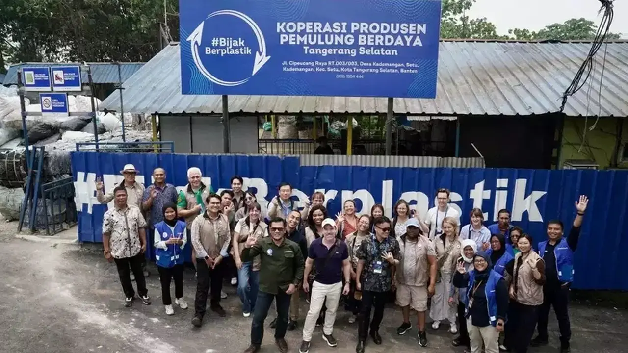 Koperasi Pemulung Berdaya AQUA Jadi Sorotan 13 Negara, Dorong Ekonomi Sirkular Koperasi Pemulung Berdaya AQUA Jadi Sorotan 13 Negara, Dorong Ekonomi Sirkular