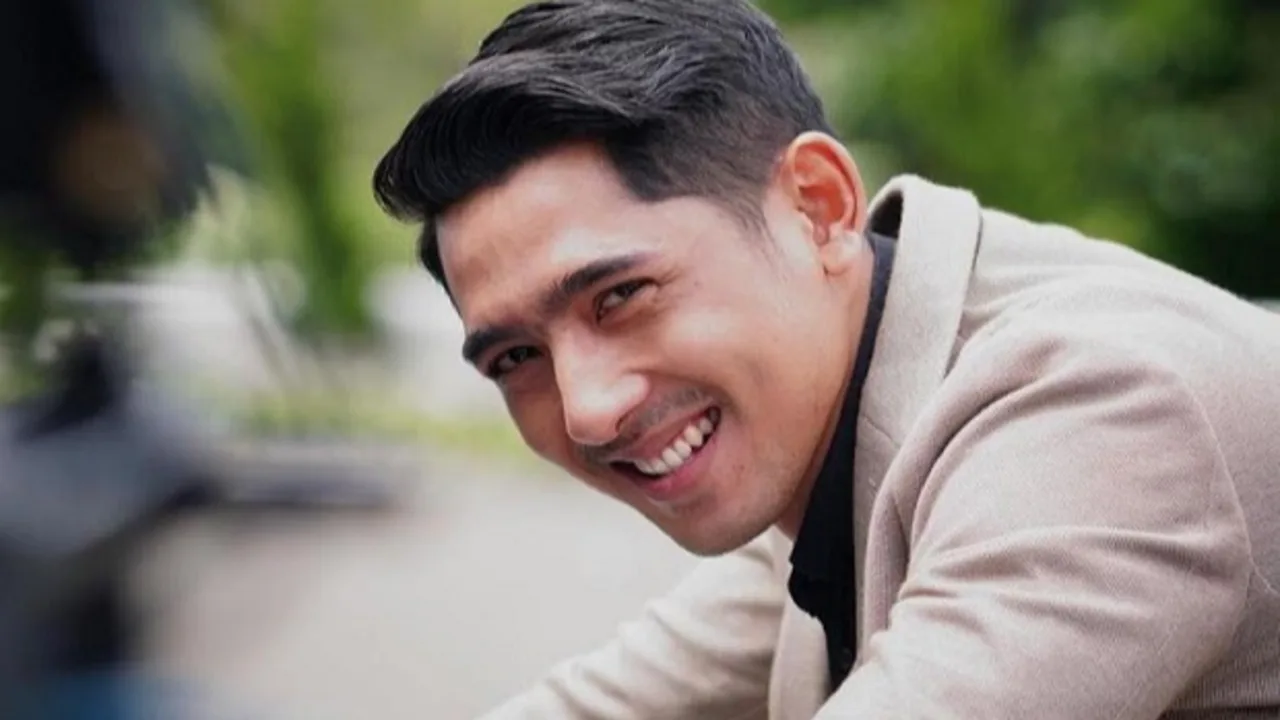 Profil Arya Saloka, Pemeran Sena di Sinetron Terikat Janji Profil Arya Saloka, Pemeran Sena di Sinetron Terikat Janji