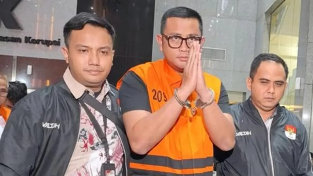 KPK Tetapkan Bupati Klaten dan Kepala BPK Jateng Tersangka KPK Tetapkan Bupati Klaten dan Kepala BPK Jateng Tersangka