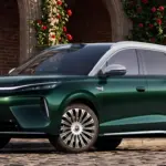 BYD Ungkap Interior Tang Generasi Ketiga dengan Dua Pilihan Warna