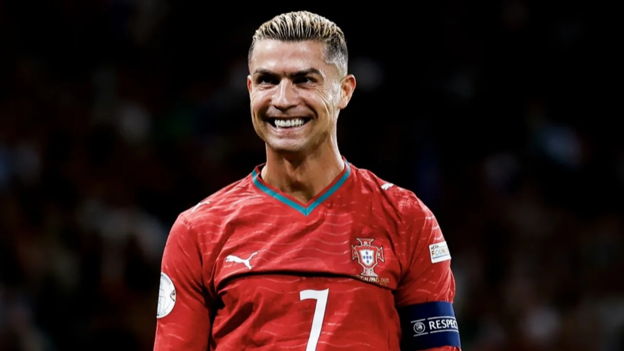 Alasan Denda Cristiano Ronaldo dari Federasi Portugal Sangat Kecil Alasan Denda Cristiano Ronaldo dari Federasi Portugal Sangat Kecil
