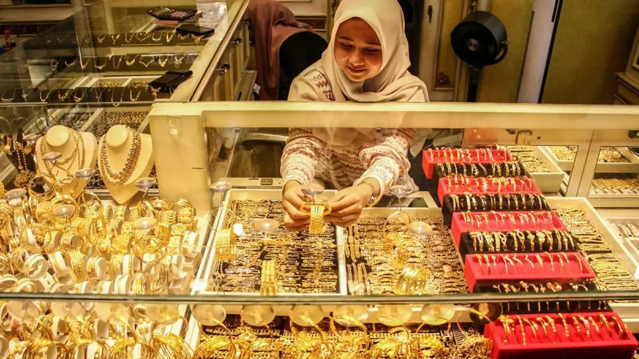 Pergerakan Harga Emas Perhiasan Hari Ini 17 Oktober di Raja Emas, HRTA, dan Laku Emas