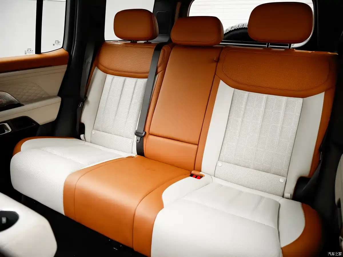 Geely Battleship 700 atau Geely Galaxy Zhanjian 700