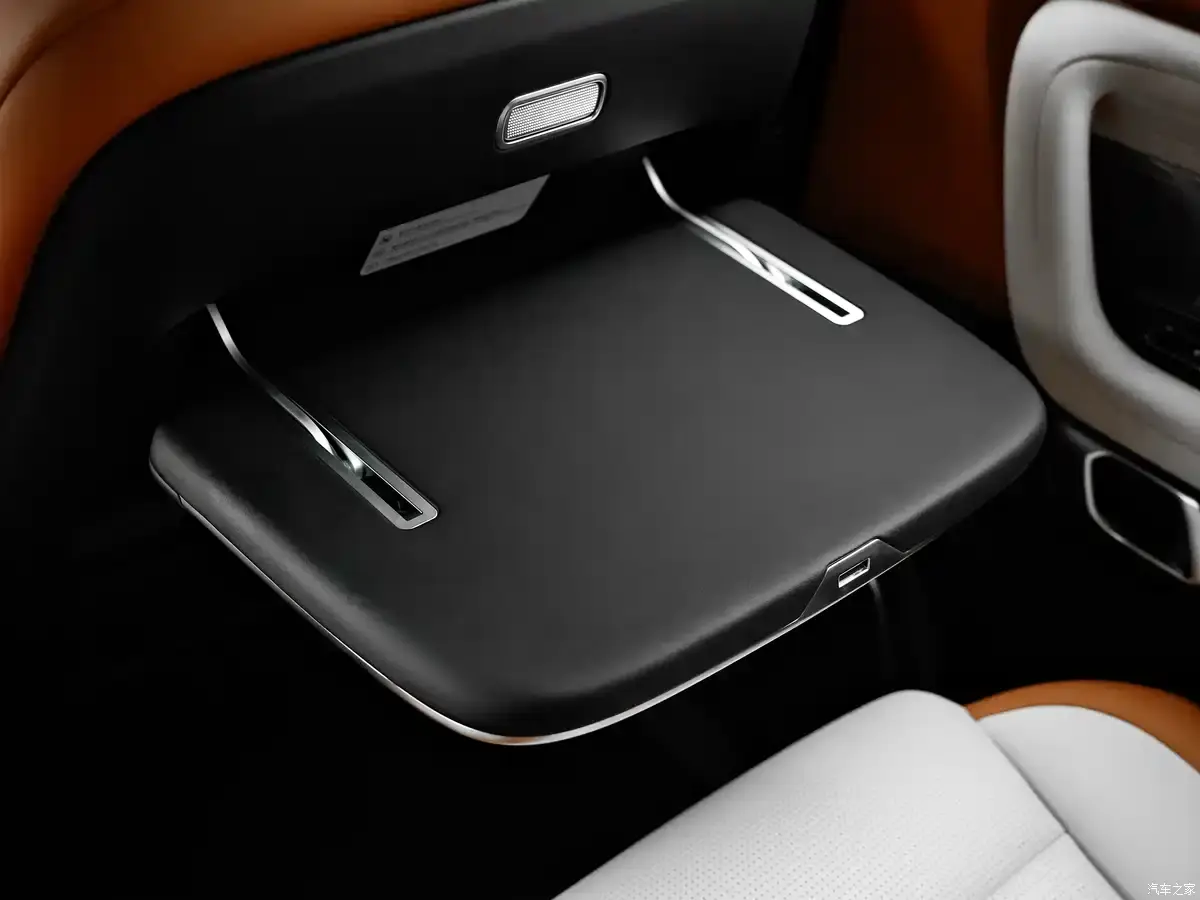 Geely Battleship 700 atau Geely Galaxy Zhanjian 700