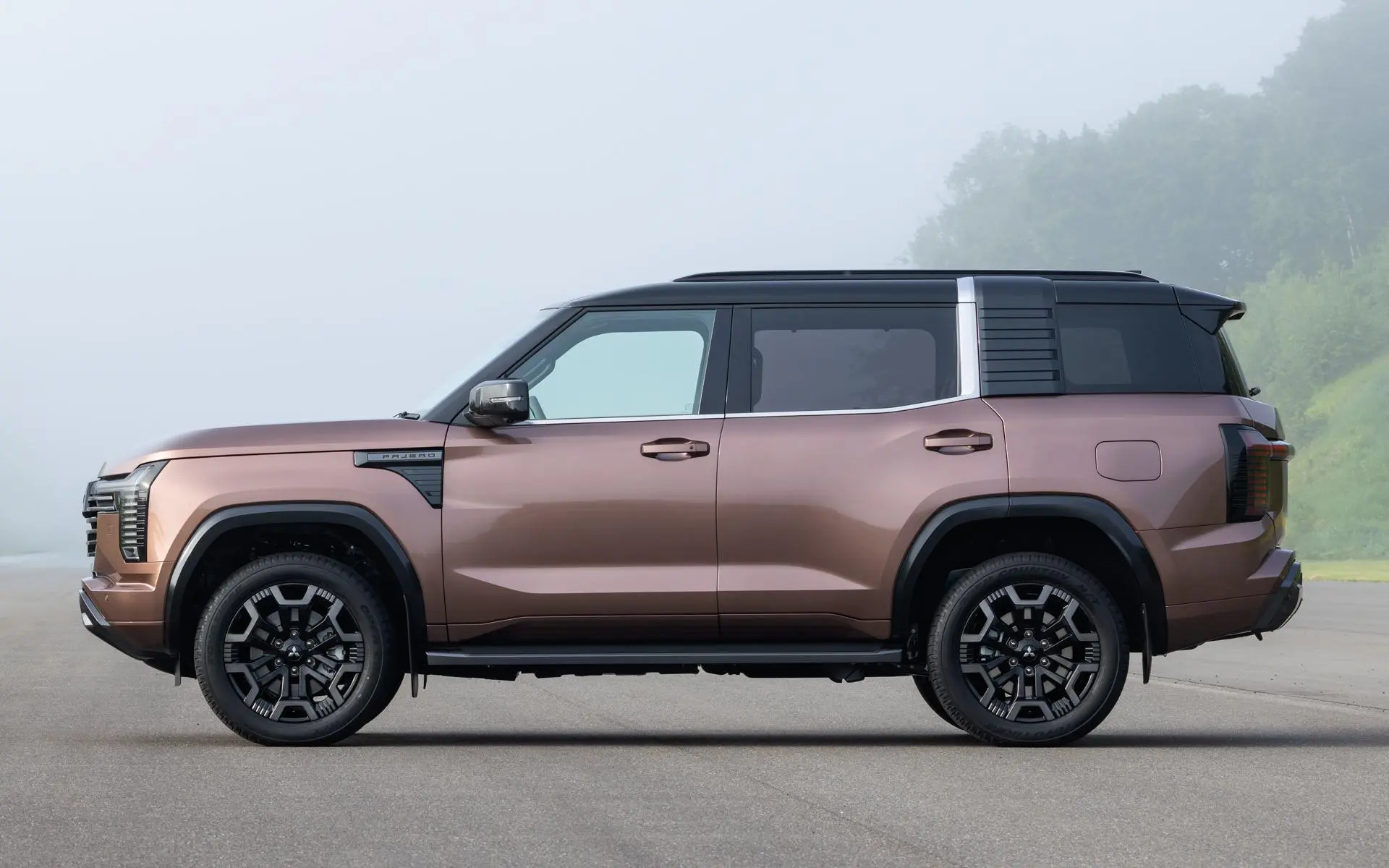 Mitsubishi Pajero 2027
