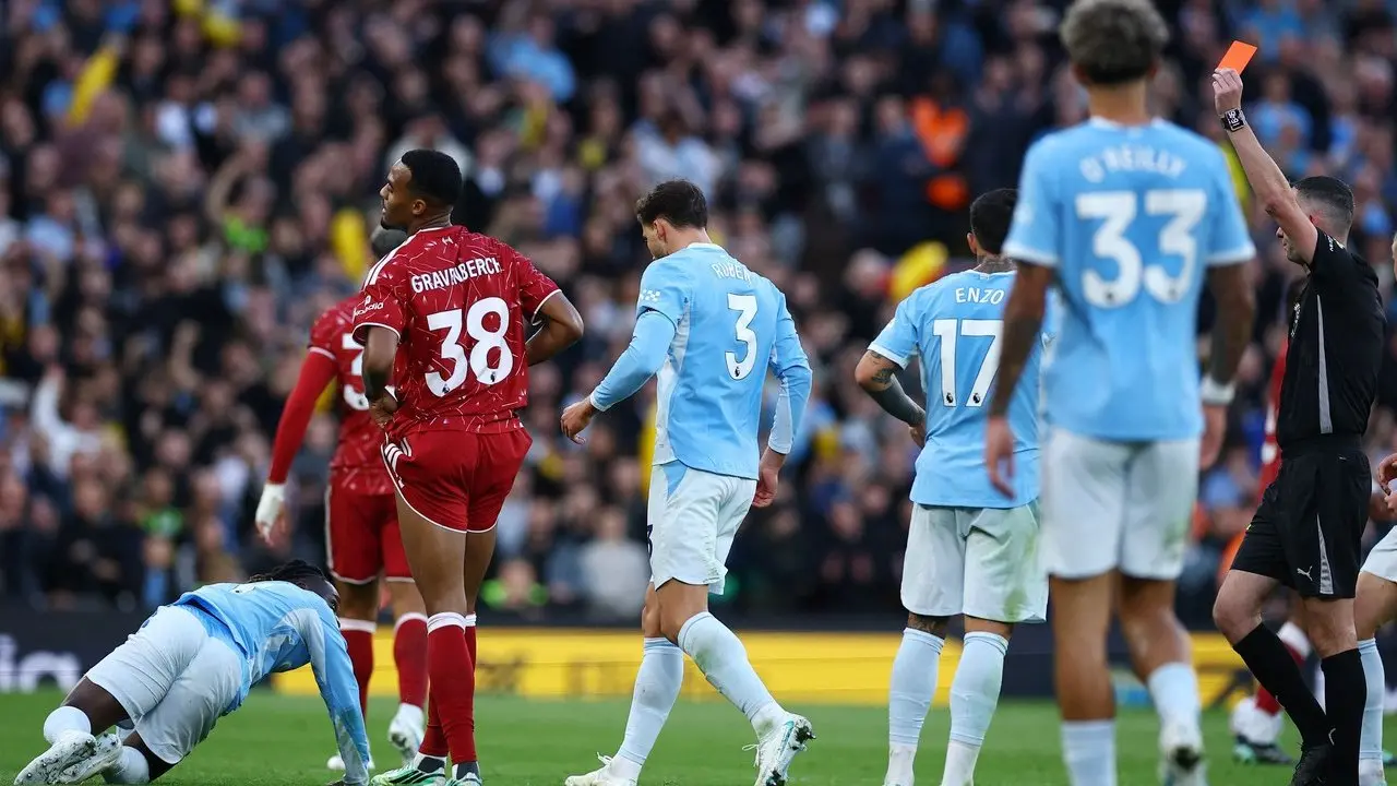 Iraola: Liverpool Lebih Baik dari Man City Sebelum Gravenberch Diusir