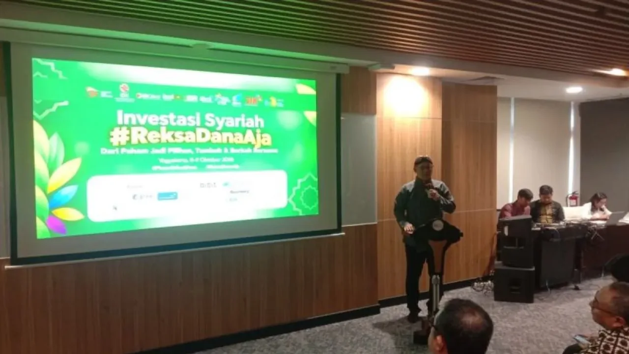 Kepala Otoritas Jasa Keuangan Ojk Diy Eko Yunianto Pada Kegiatan Sosialisasi Edukasi Reksa