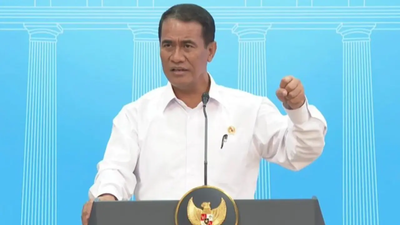 Mentan Amran Tantang Mahasiswa UGM Lahirkan Inovasi Pertanian Mentan Amran Tantang Mahasiswa UGM Lahirkan Inovasi Pertanian
