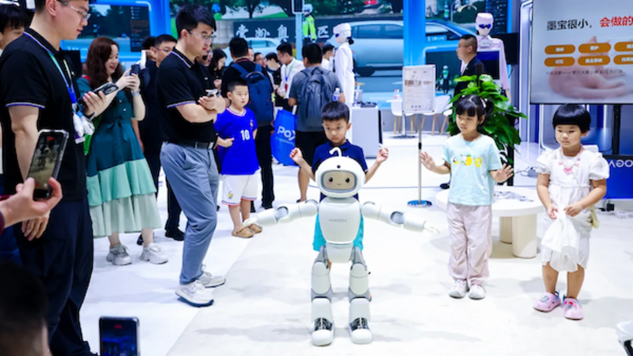 Aimoga Robotics Resmi Rilis ‘Mobo’, Robot Humanoid Pendamping Keluarga Aimoga Robotics Resmi Rilis ‘Mobo’, Robot Humanoid Pendamping Keluarga