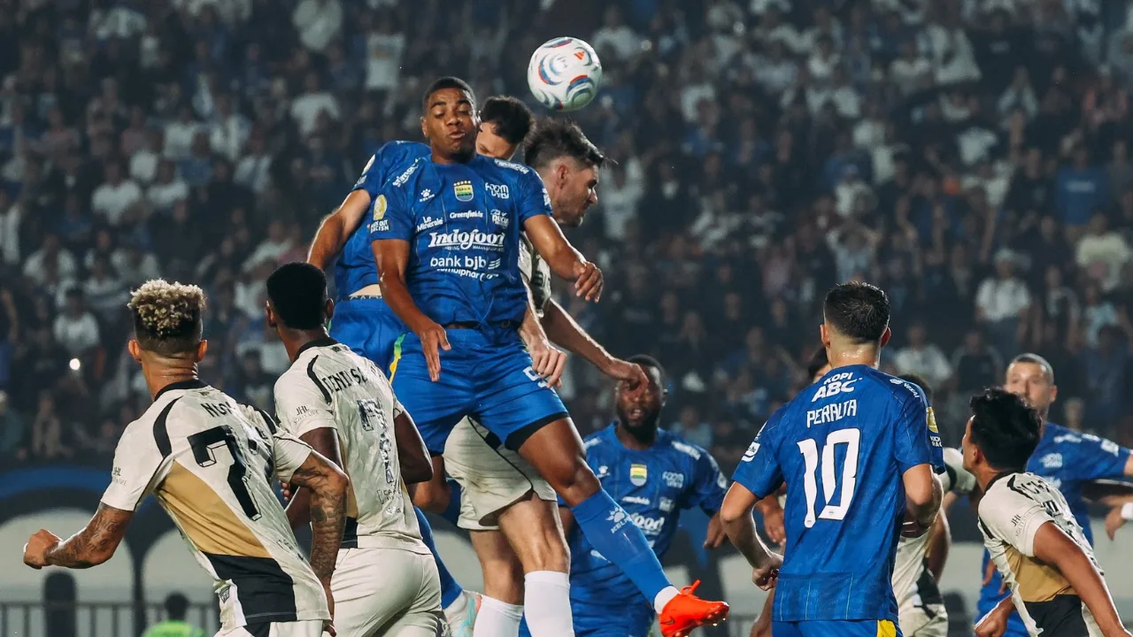 Persib Bandung Vs Dewa United