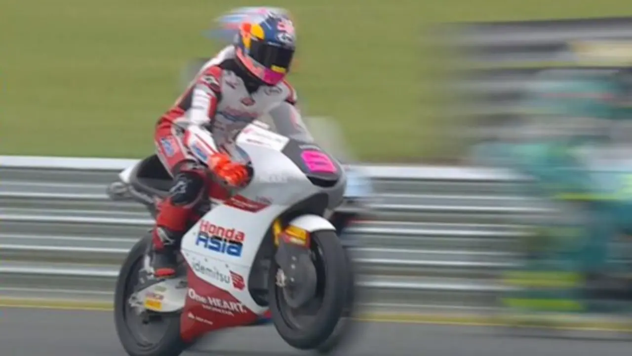 Veda Ega Cetak Sejarah, Raih Pole Position Pertama di Moto3 Veda Ega Cetak Sejarah, Raih Pole Position Pertama di Moto3